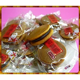 銅鑼燒紅豆餡包入(多啦A夢的最..