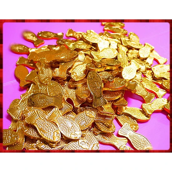 黃金鯉魚金箔巧克力一公斤裝(約140隻) 黃金鯉魚金箔巧克力一公斤裝(約140隻)